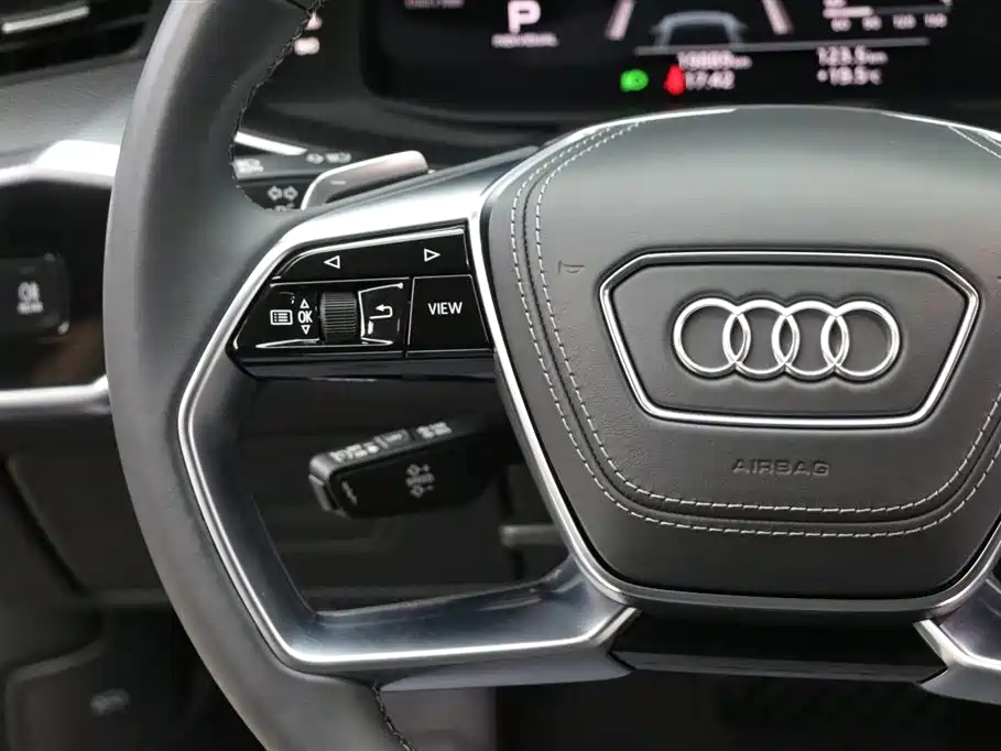 Audi A7L 2024 45 TFSI quattro Premium Luxury фото 17