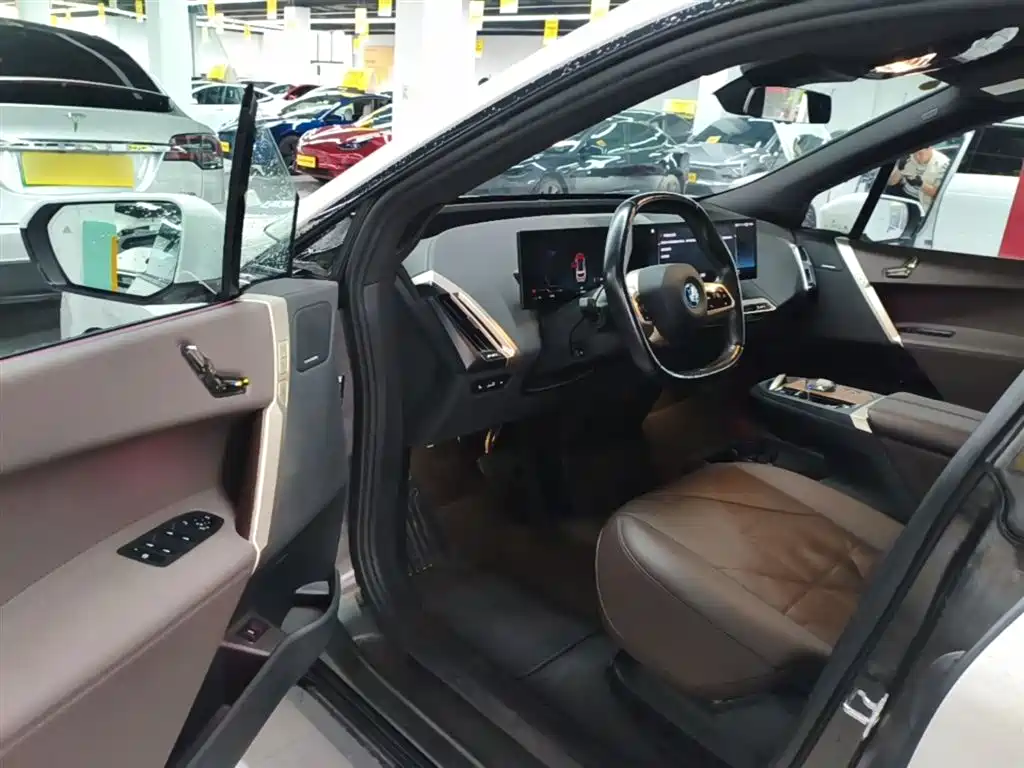BMW iX 2022 xDrive40 фото 16