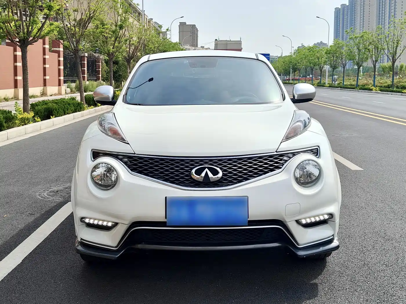 INFINITI ESQ