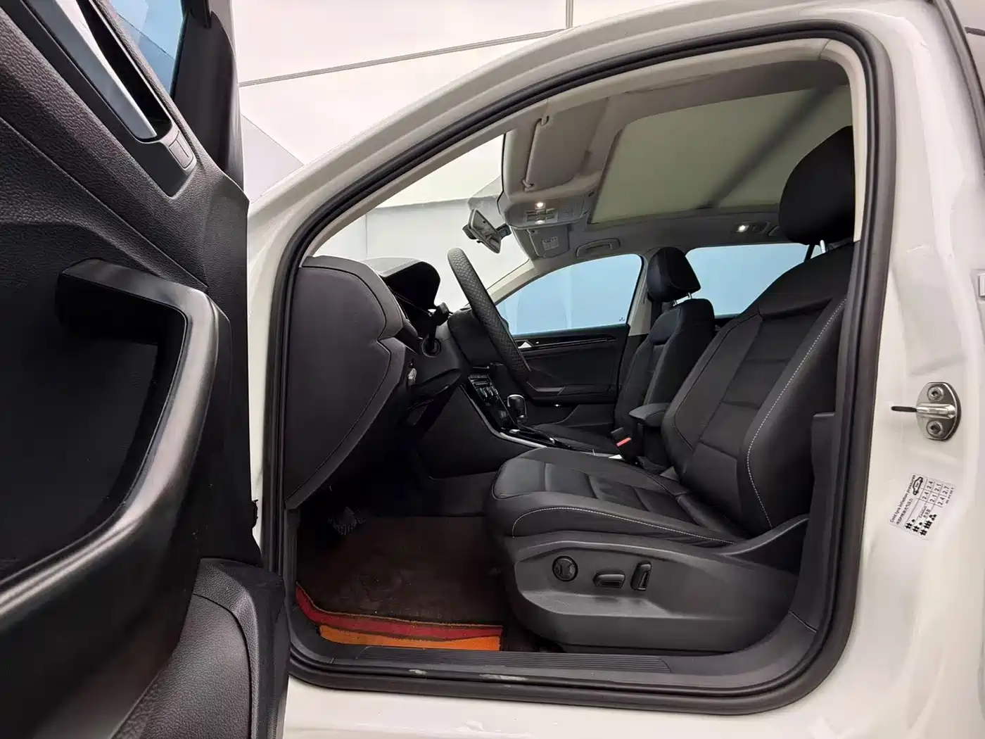 Volkswagen T-ROC 2022 280TSI DSG 2WD Comfort PLUS фото 18