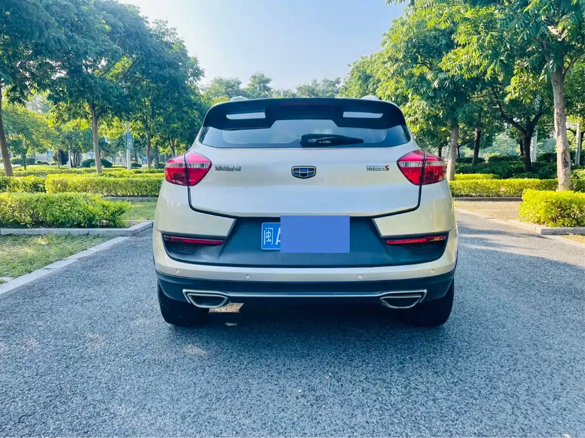Фото 9 - Geely Emgrand GS