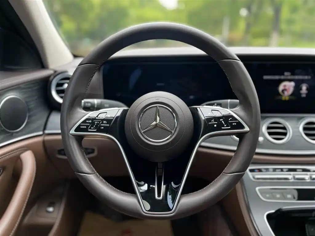 Mercedes-Benz E-Class 2023 Facelift E 260 L фото 15