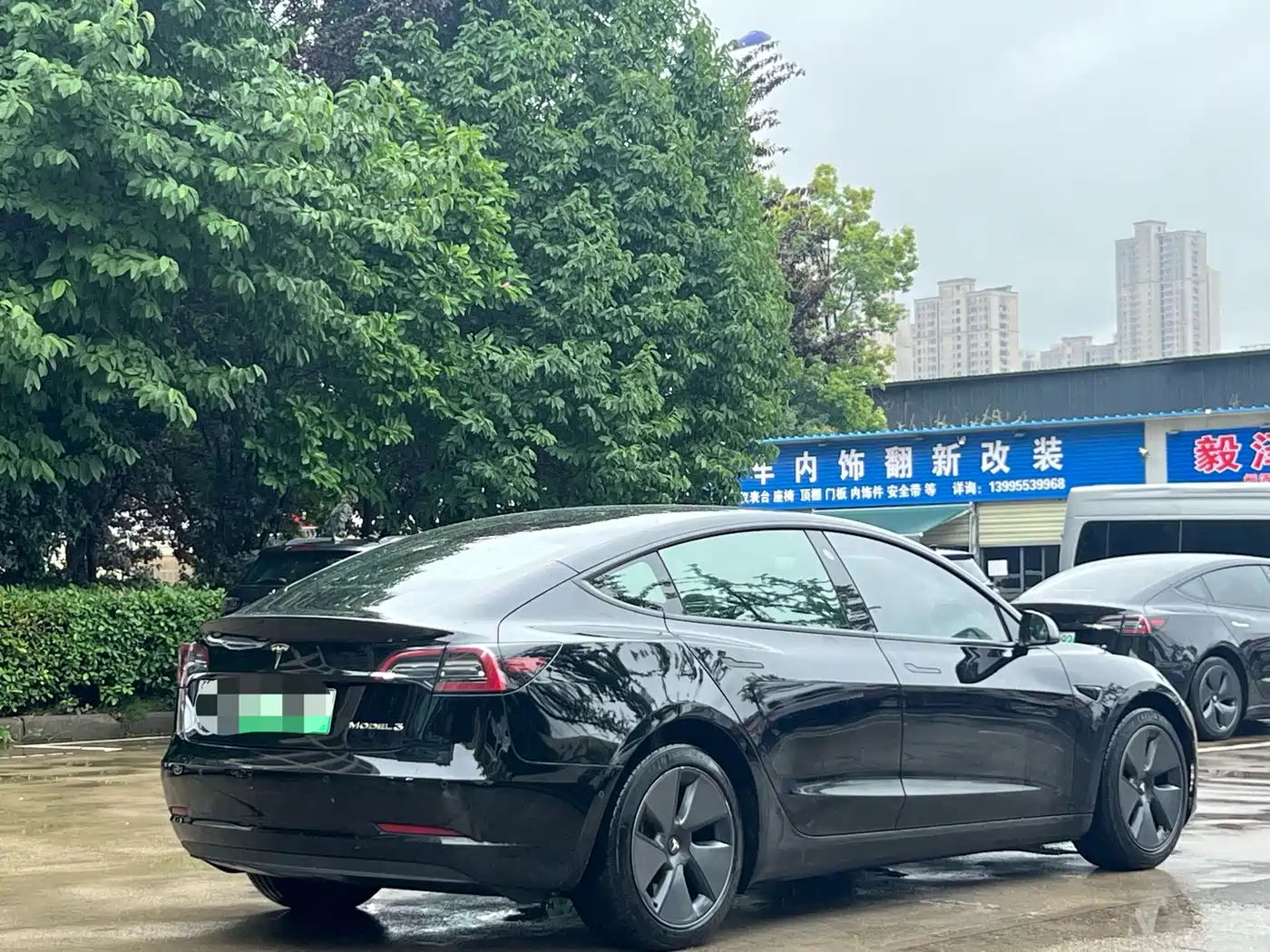 TESLA MODEL 3