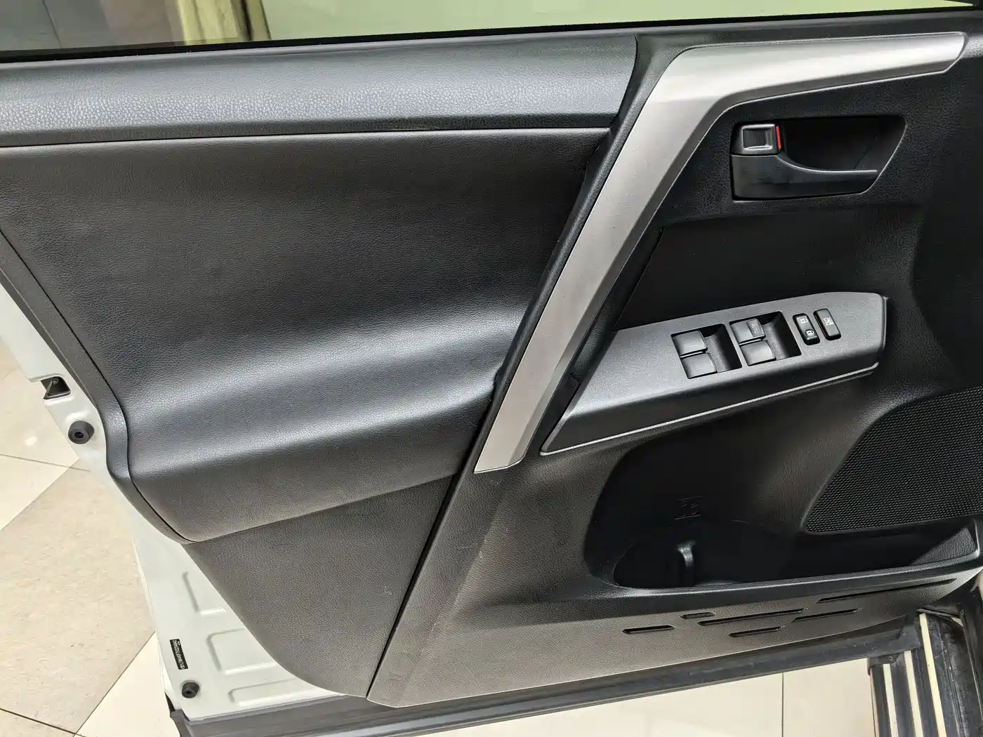 Toyota RAV4 Rongfang 2016 2.0L CVT 2WD Comfort (China V) фото 15