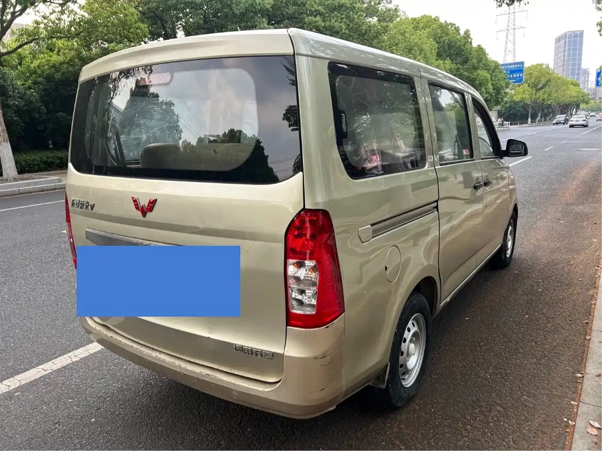 Wuling Motors Wuling Rongguang V 2017 2016 1.2L Standard