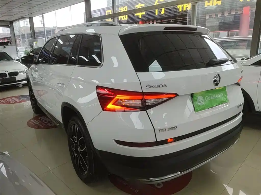 Škoda Kodiaq 2018 Facelift TSI330 7-seat 2WD Luxury Tech Edition фото 5