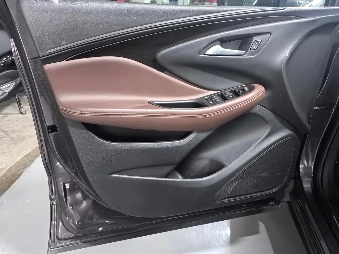 Buick Envision Plus 2017 20T FWD Elite фото 7