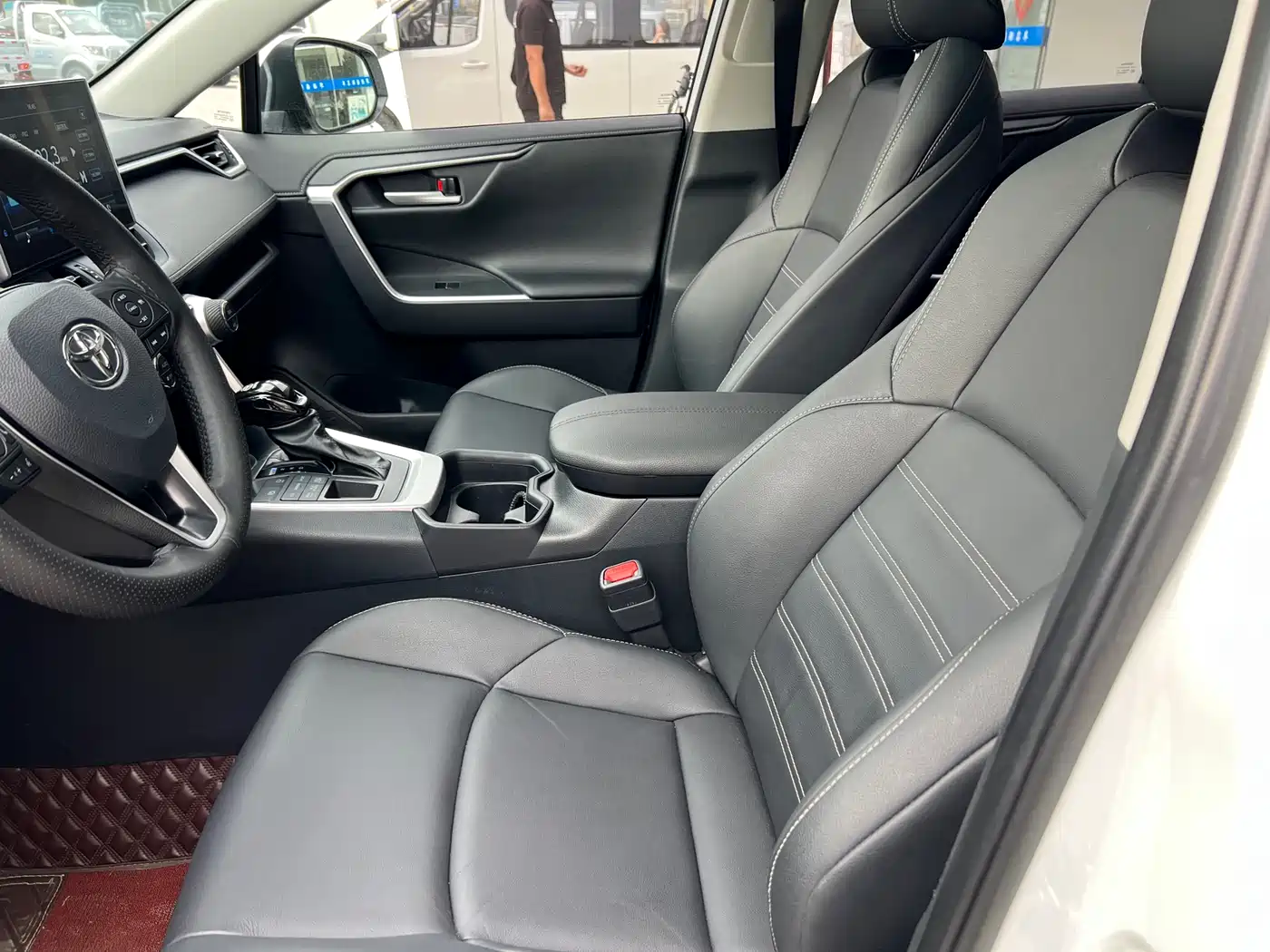 Toyota Wildlander 2022 2.0L CVT AWD Luxury PLUS Edition фото 5