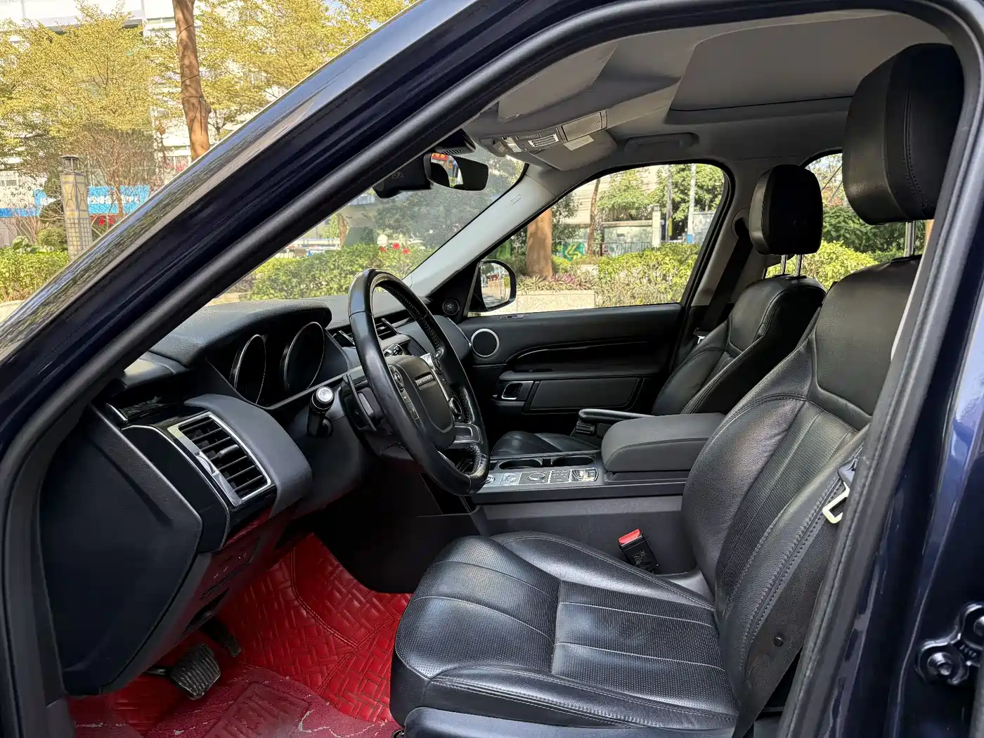 Land Rover Discovery 2017 3.0 SC V6 SE фото 9