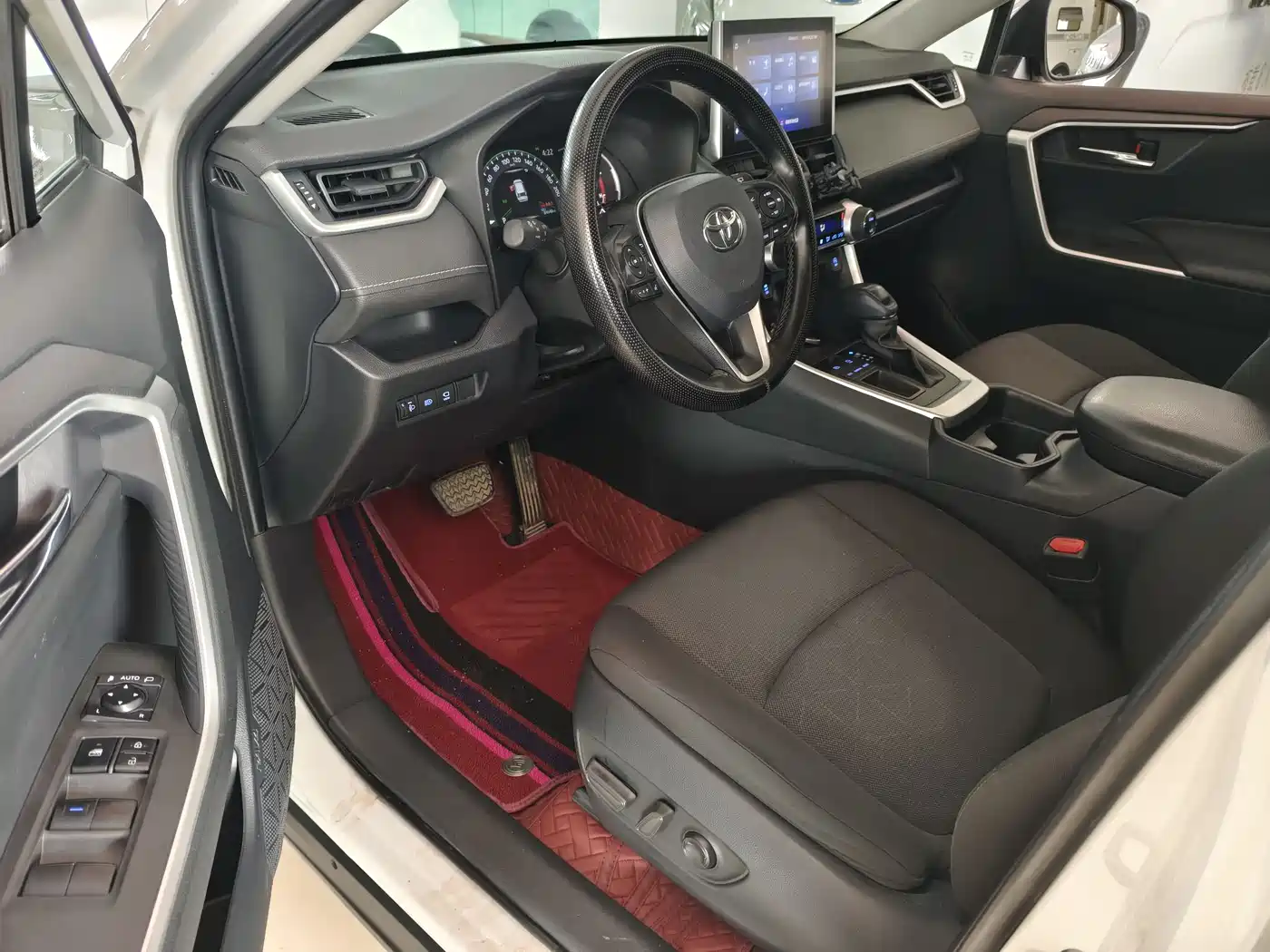 Toyota RAV4 Rongfang 2022 2.0L CVT 2WD Trend Edition фото 5