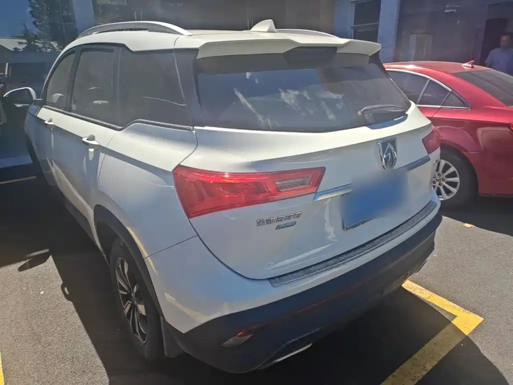 Baojun 530 2018 2018 1.5T Manual Premium Model China V