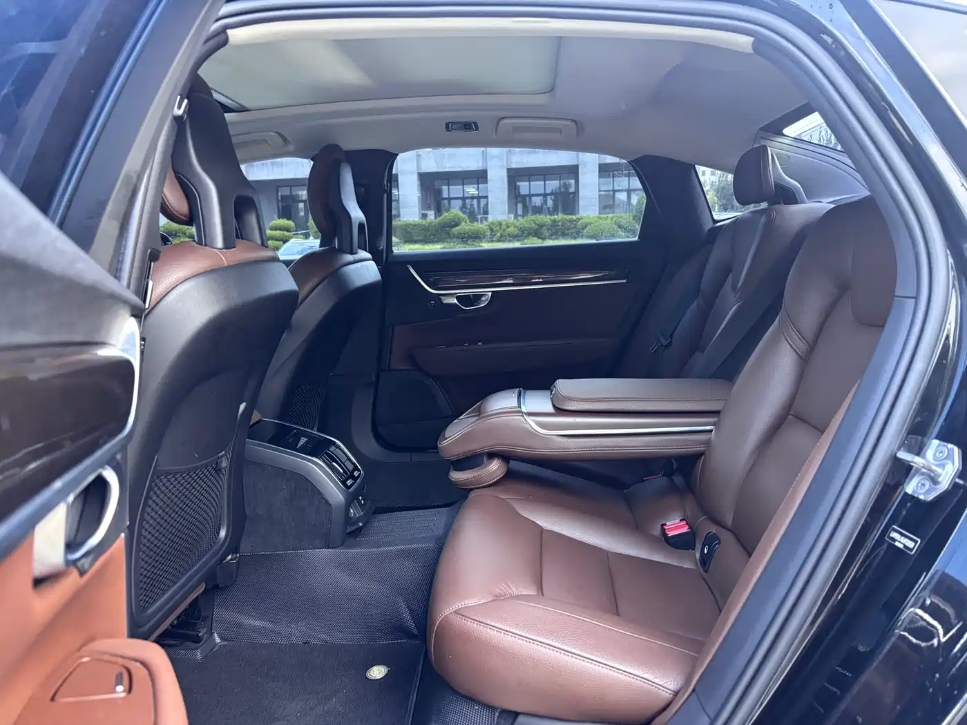 Фото 15 - Volvo S90