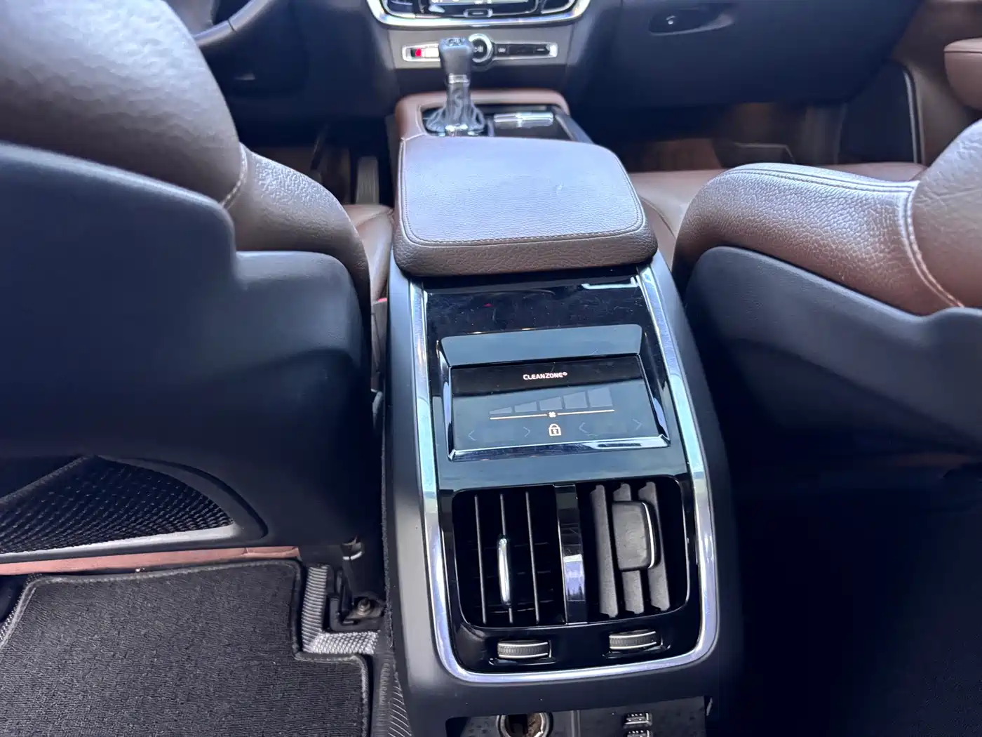 Фото 19 - Volvo S90