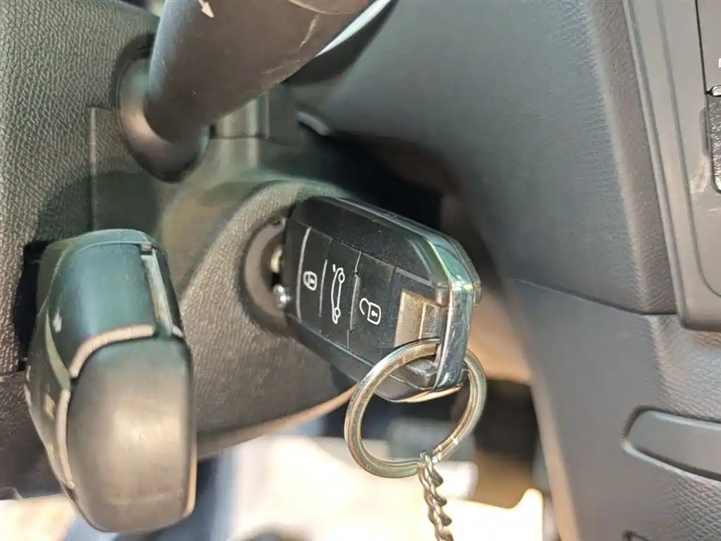 Peugeot 408 2014 1.8L Automatic Leading Edition фото 9