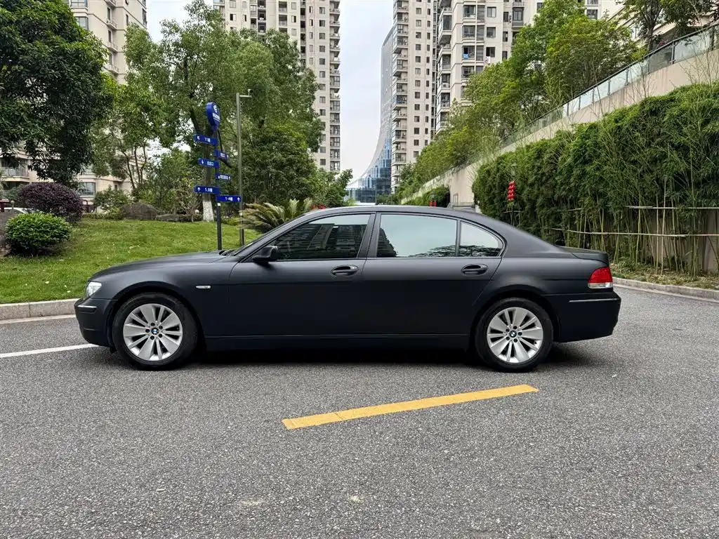 BMW 7 Series 2005 Model 740Li фото 3