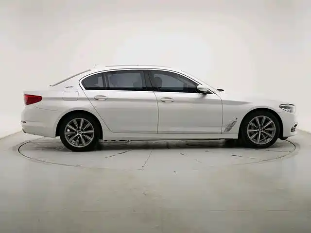 BMW 5 SERIES NEW ENERGY