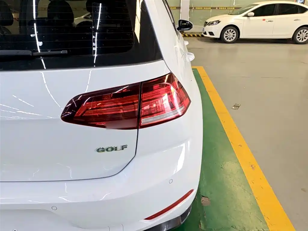 Volkswagen Golf 2020 Beloved Edition 200TSI DSG Comfort Progressive фото 8