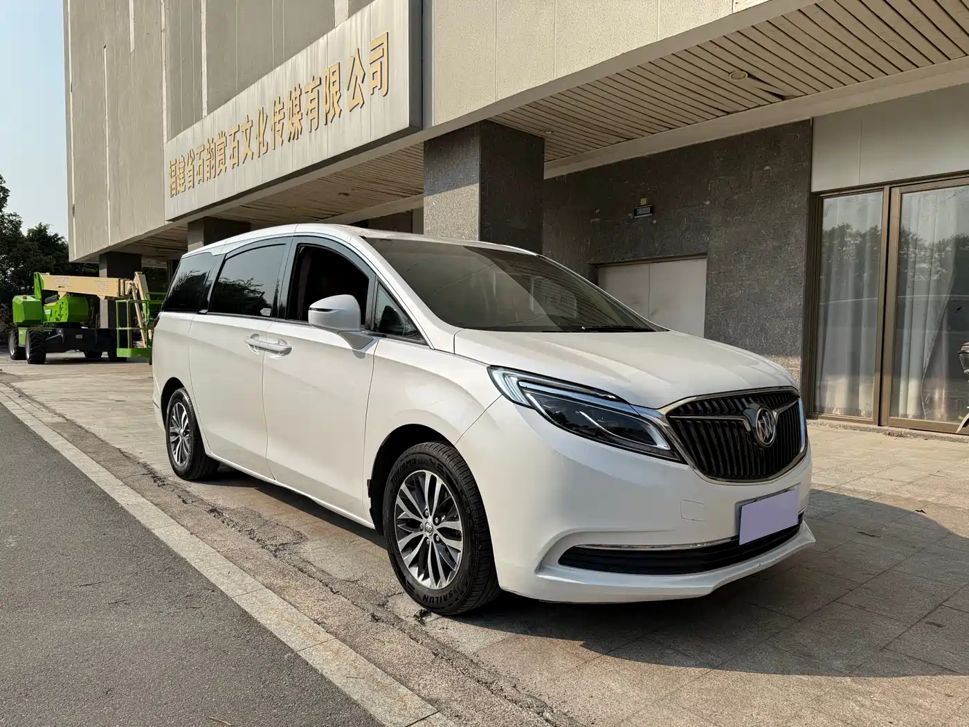 Buick GL8 2017 ES 28T Luxury China V фото 3