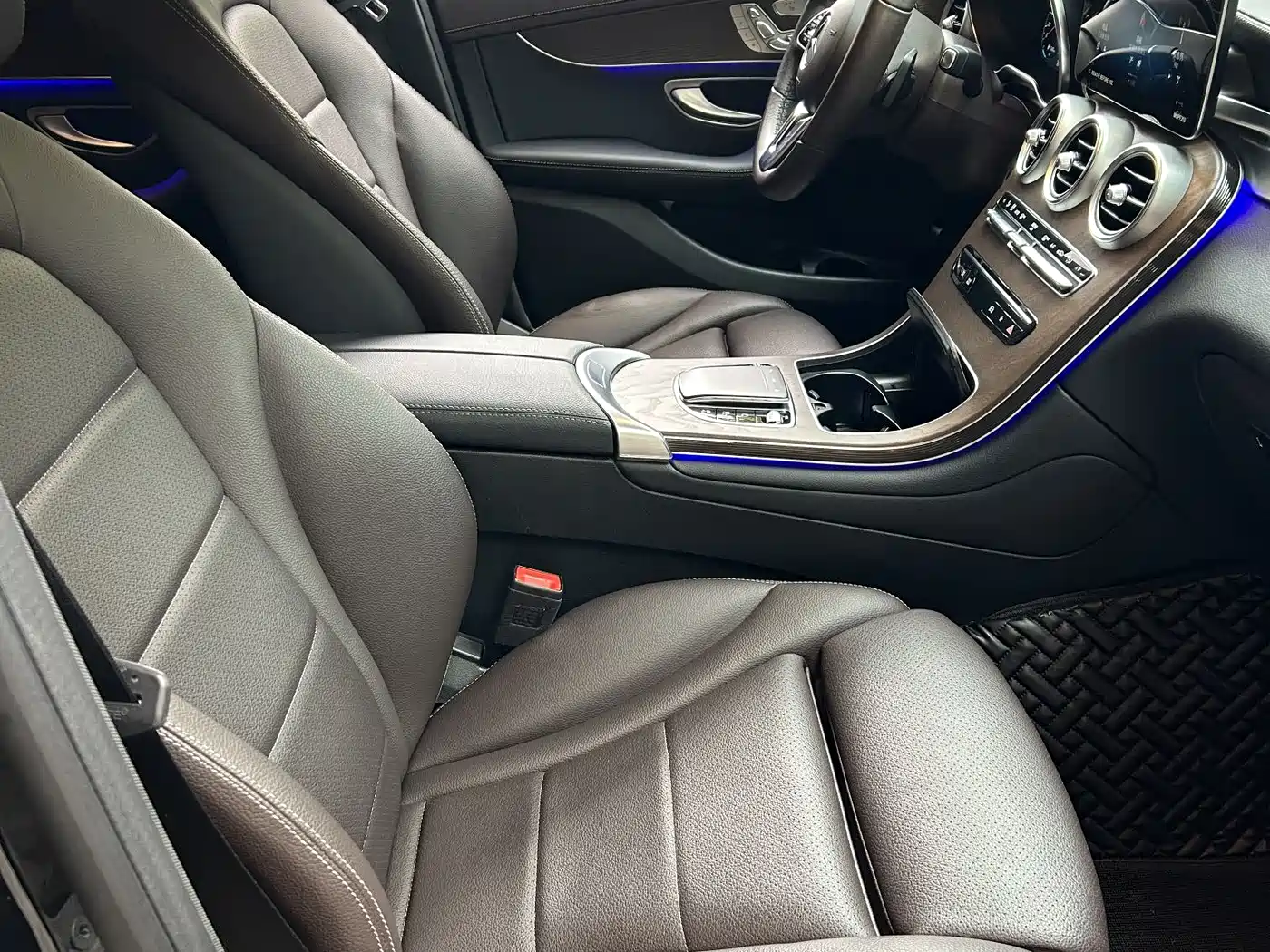 Mercedes-Benz GLC 2022 Facelift II GLC 260 L 4MATIC Luxury фото 5