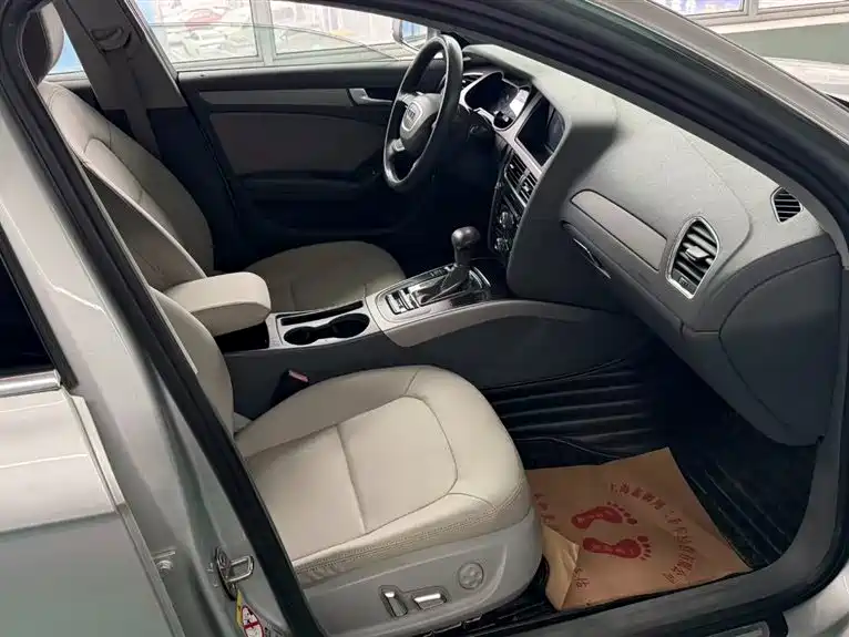 Audi A4L 2013 30 TFSI Automatic Comfort фото 5