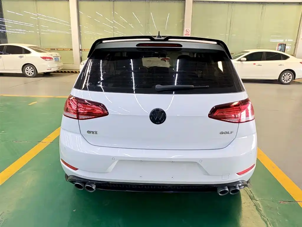 Volkswagen Golf 2020 Beloved Edition 200TSI DSG Comfort Progressive фото 6