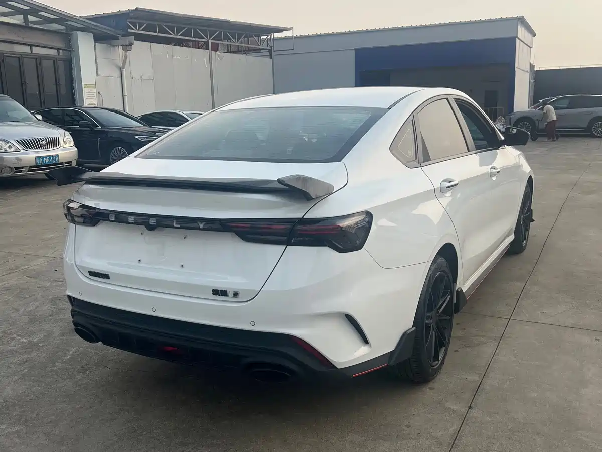 Фото 18 - Geely Binrui