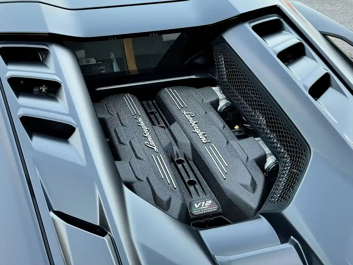 Lamborghini Revuelto 2023 6.5L PHEV Standard фото 9
