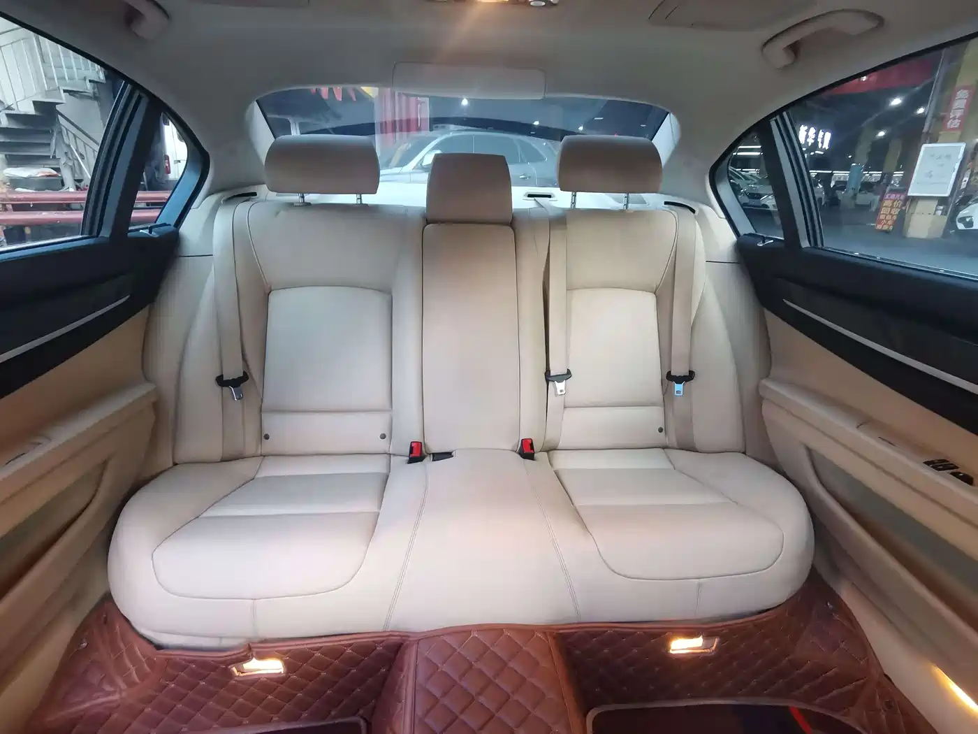 BMW 7 Series 2011 740Li Steinway Limited Edition фото 12