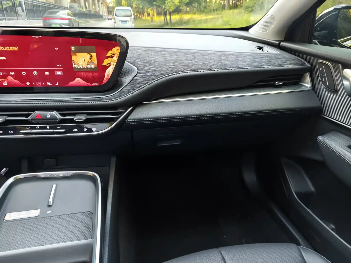 Buick LaCrosse 2025 Model 28T Platinum Edition фото 11