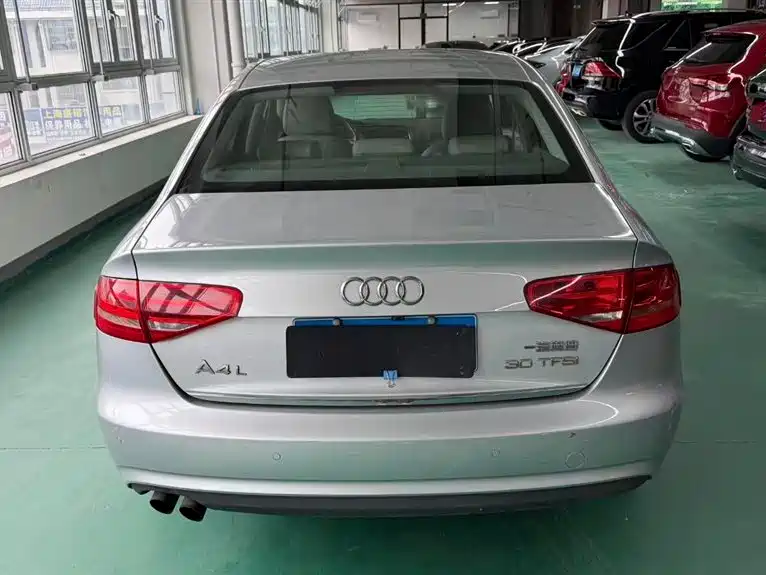 Audi A4L 2013 30 TFSI Automatic Comfort фото 11