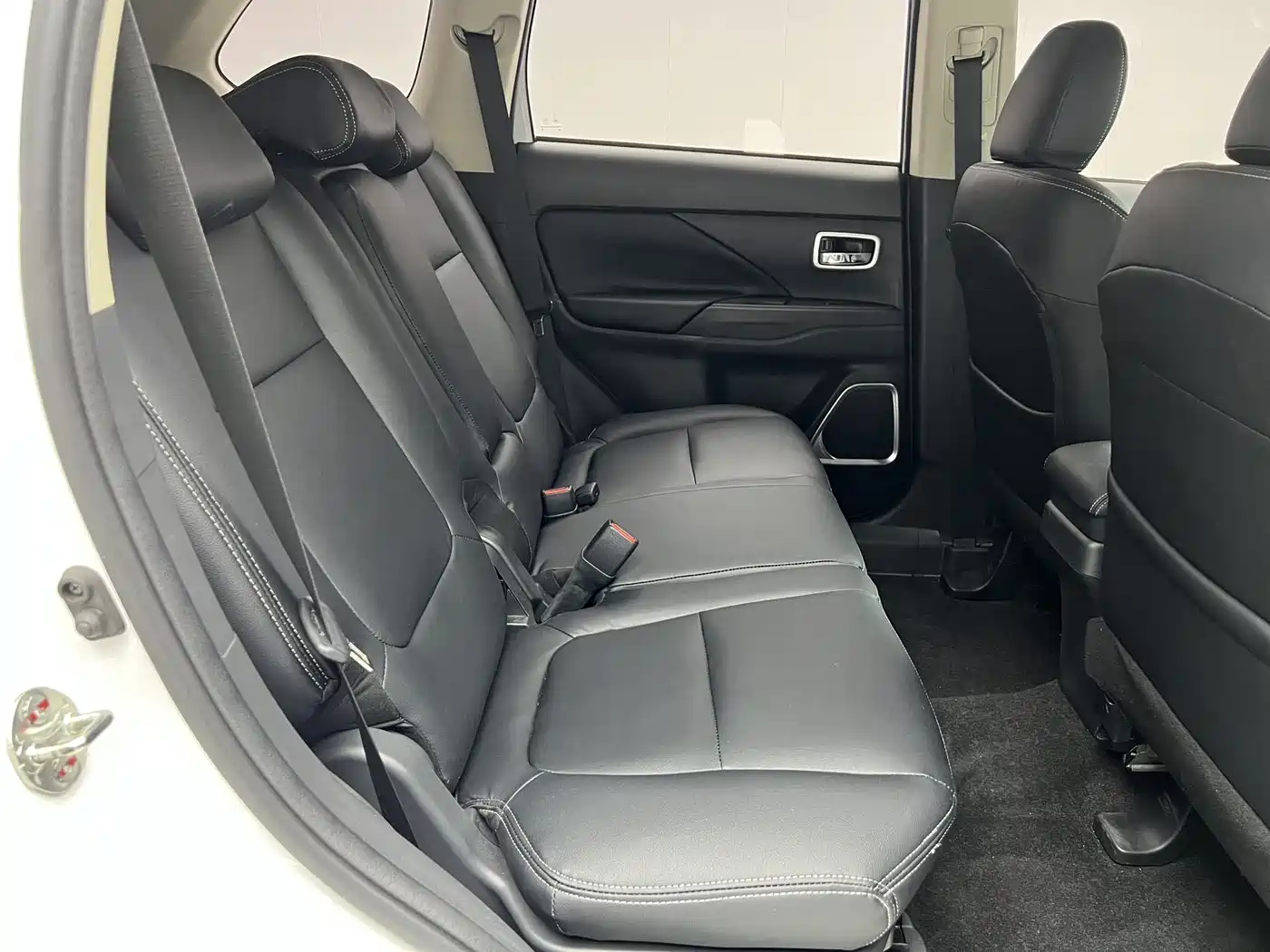 Mitsubishi Outlander 2021 Facelift 2.0L 2WD Comfort Edition 5-Seater фото 9