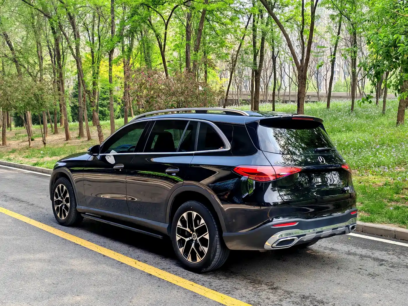 Mercedes-Benz GLC 2023 Facelift GLC 260 L 4MATIC Sport 7-Seater фото 17