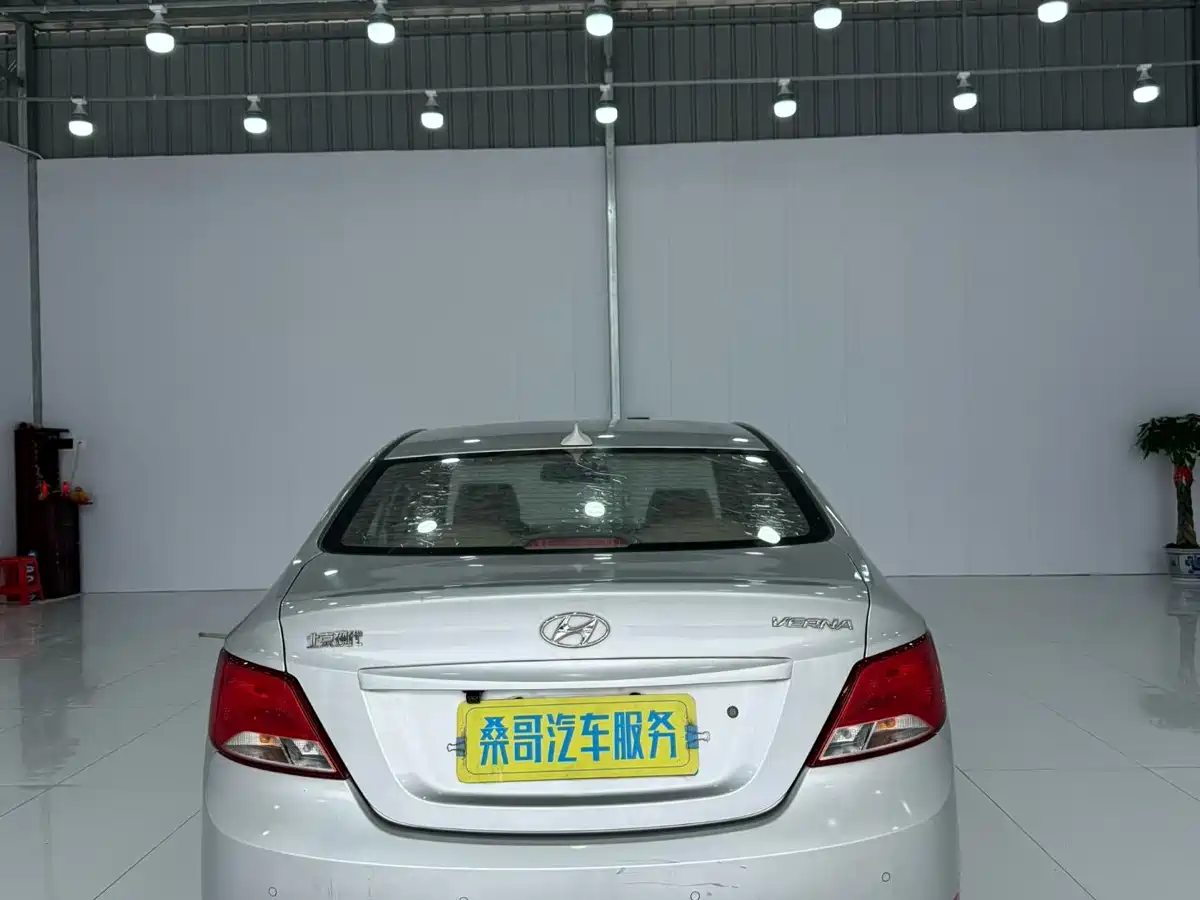 Hyundai Verna 2014 1.4L Manual Smart GLS фото 8