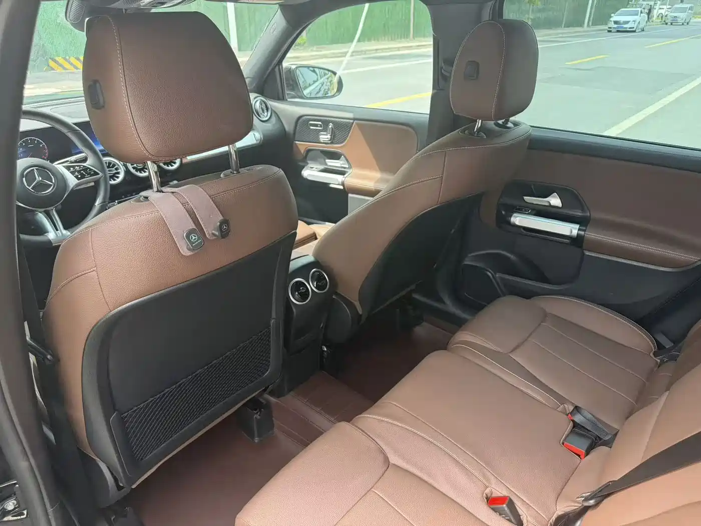 Mercedes-Benz GLB 2025 Model GLB 220 Fashion Style фото 4