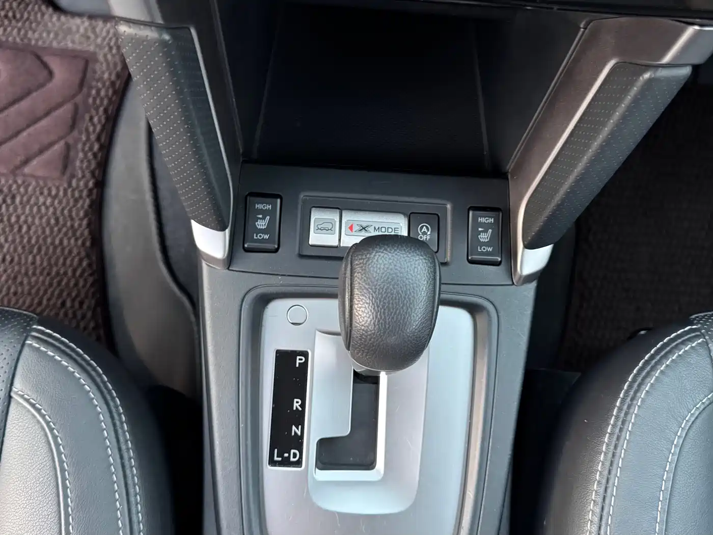 Subaru Forester 2016 2.0i Luxury Navigation Edition фото 21