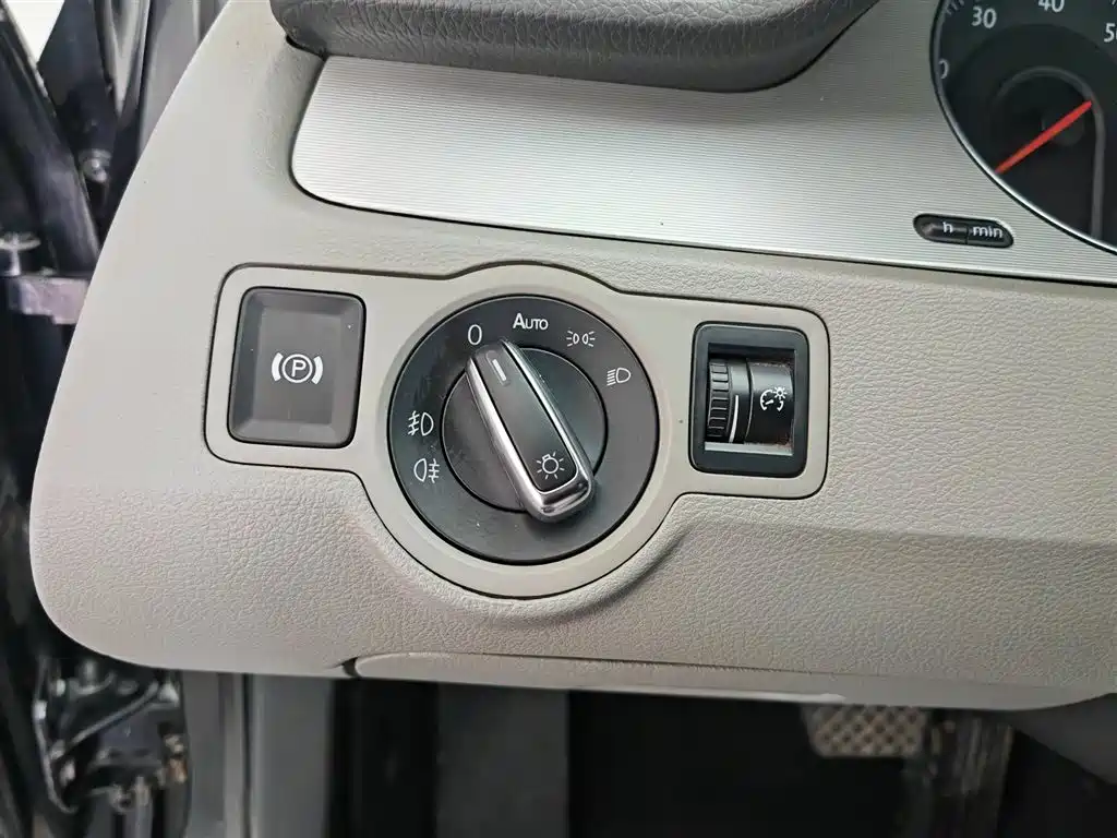 Volkswagen Magotan 2011 1.8TSI DSG Comfort фото 21