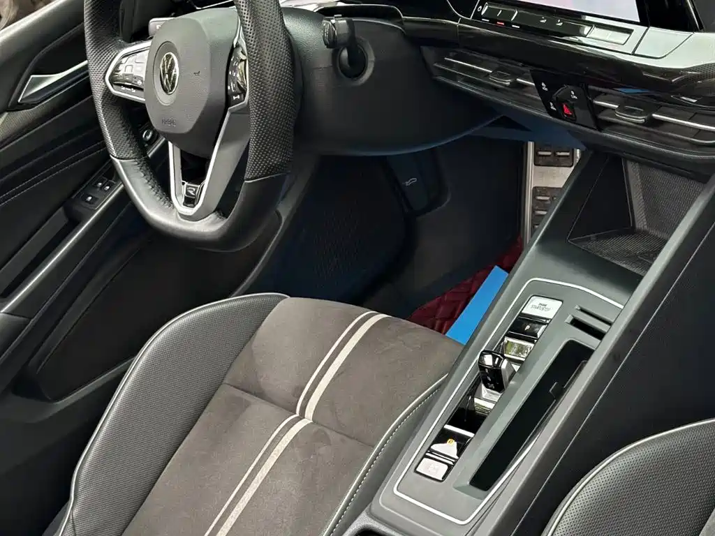 Volkswagen Golf 2023 280TSI DSG R-Line Lite фото 21