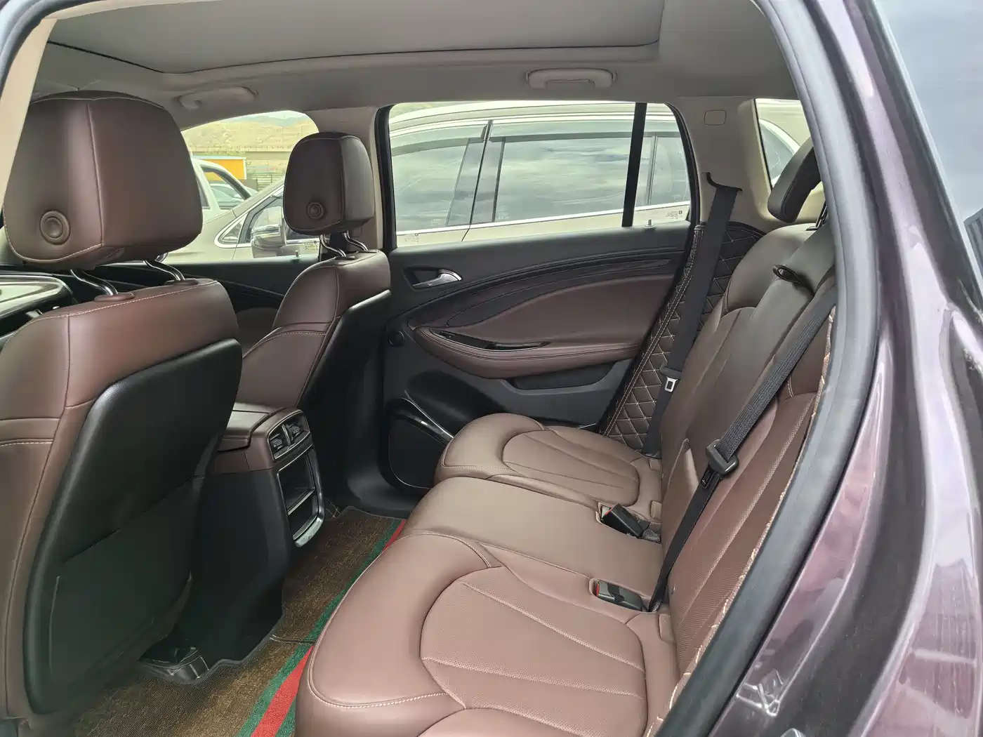 Buick Envision Plus 2017 28T AWD Luxury фото 9