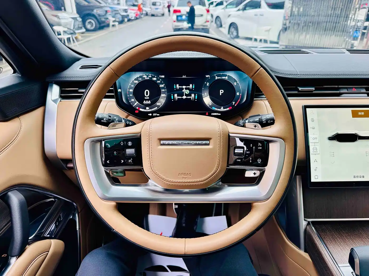 Land Rover Range Rover 2025 3.0 L6 400PS Genesis Extended Wheelbase фото 8