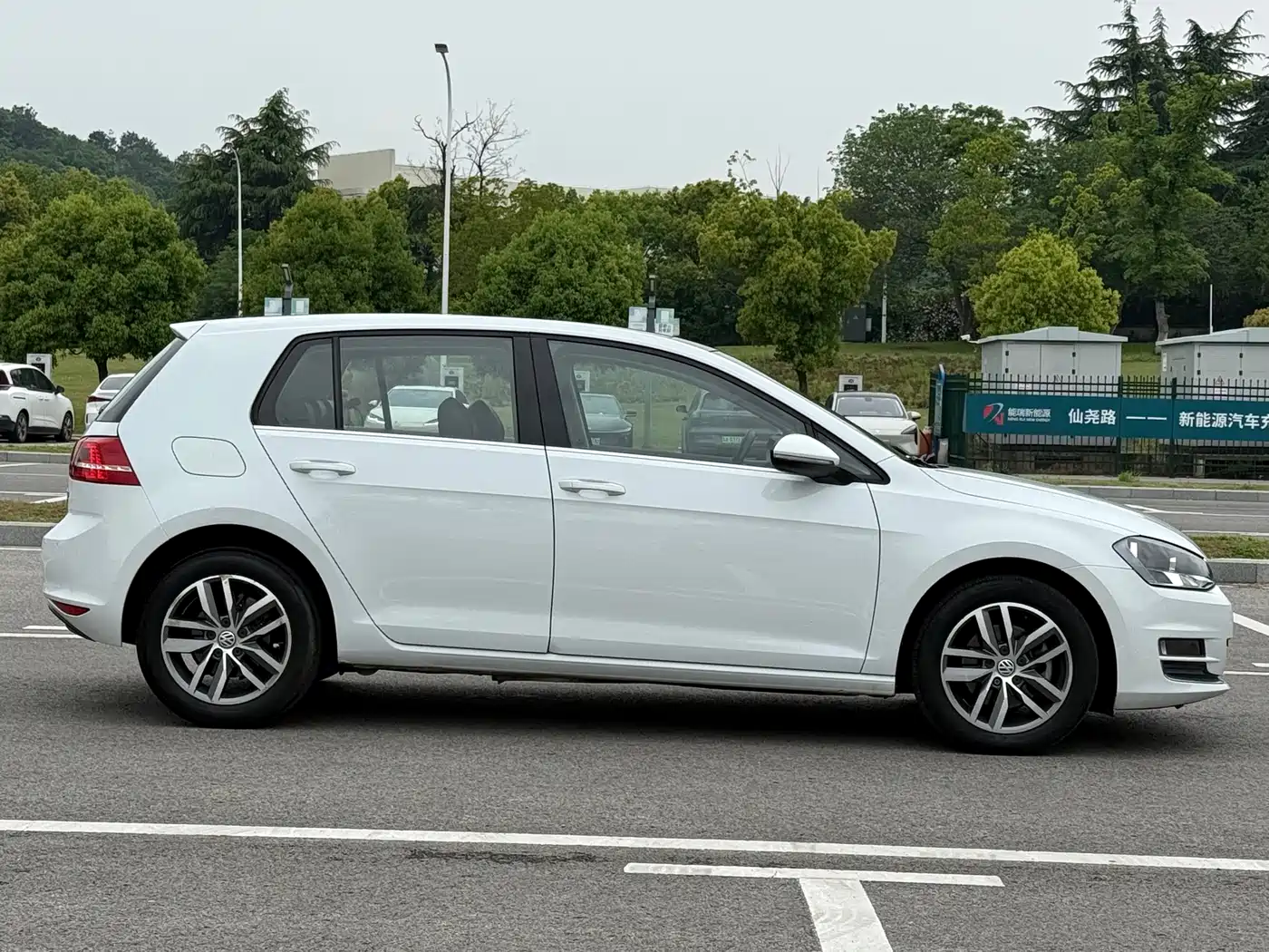 Volkswagen Golf 2016 230TSI Automatic Luxury фото 4