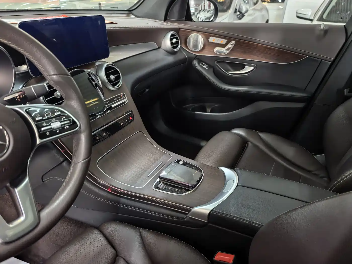 Mercedes-Benz GLC 2020 Facelift GLC 300 L 4MATIC Dynamic фото 8