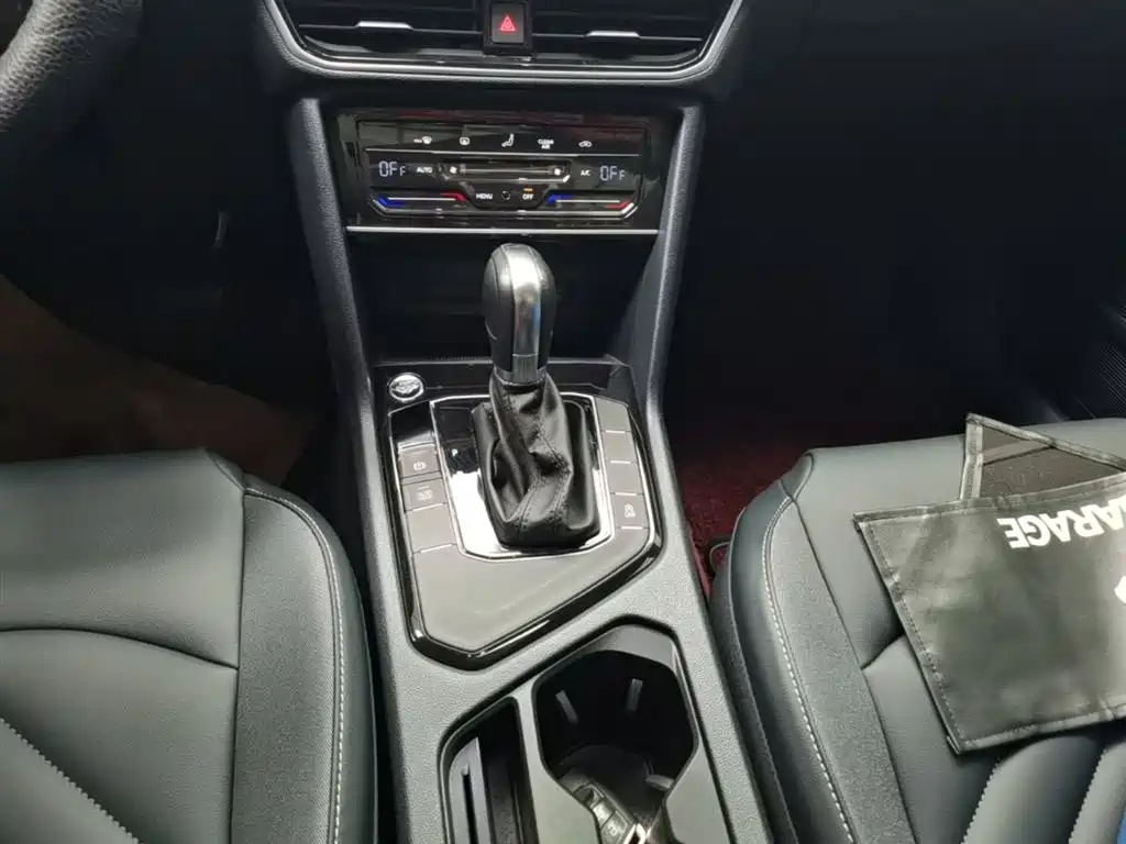 Volkswagen Tharu 2023 300TSI 2WD Bright Moon Edition фото 14