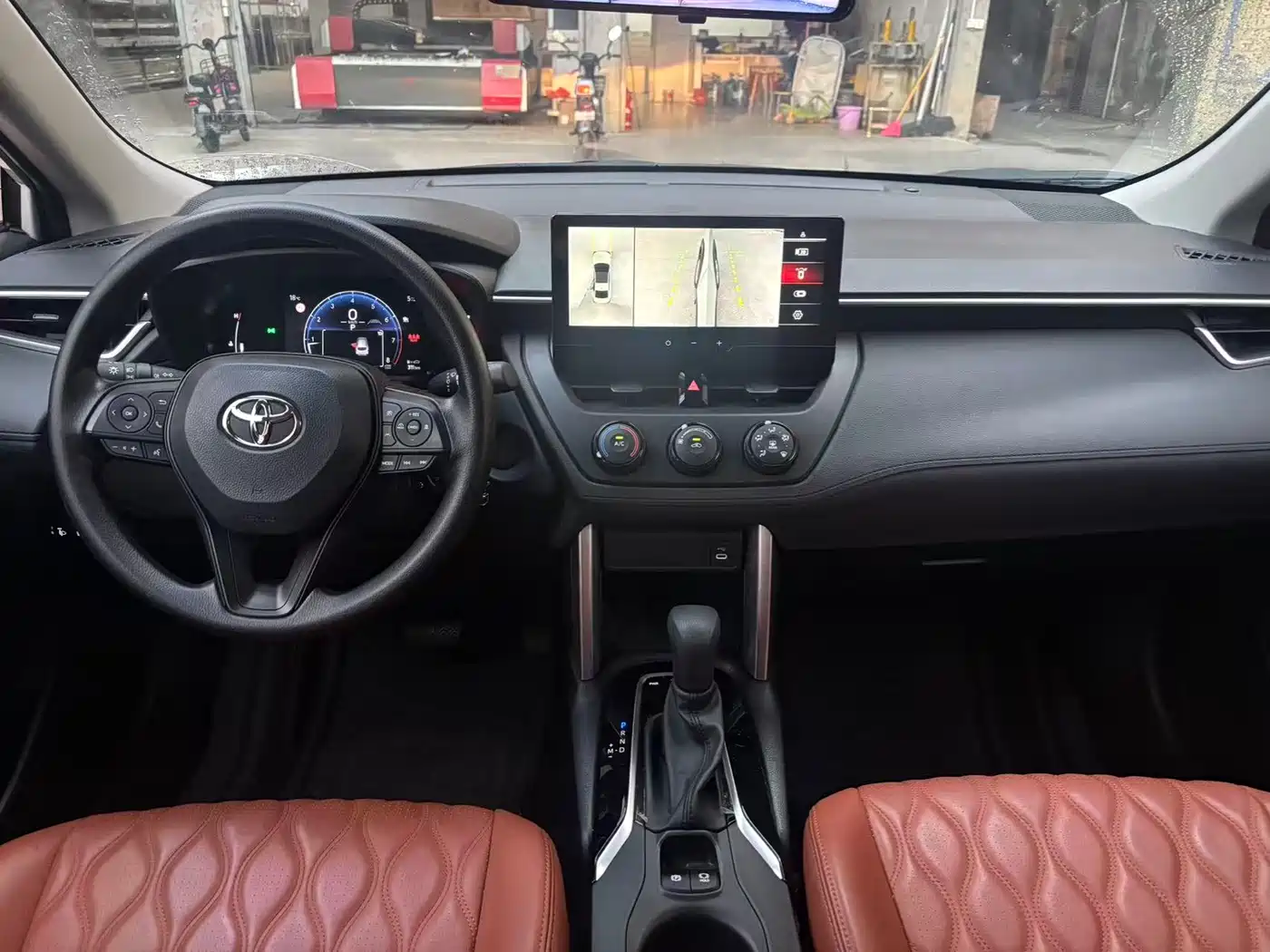 Toyota Corolla Cross 2023 2.0L Pioneer Edition фото 8