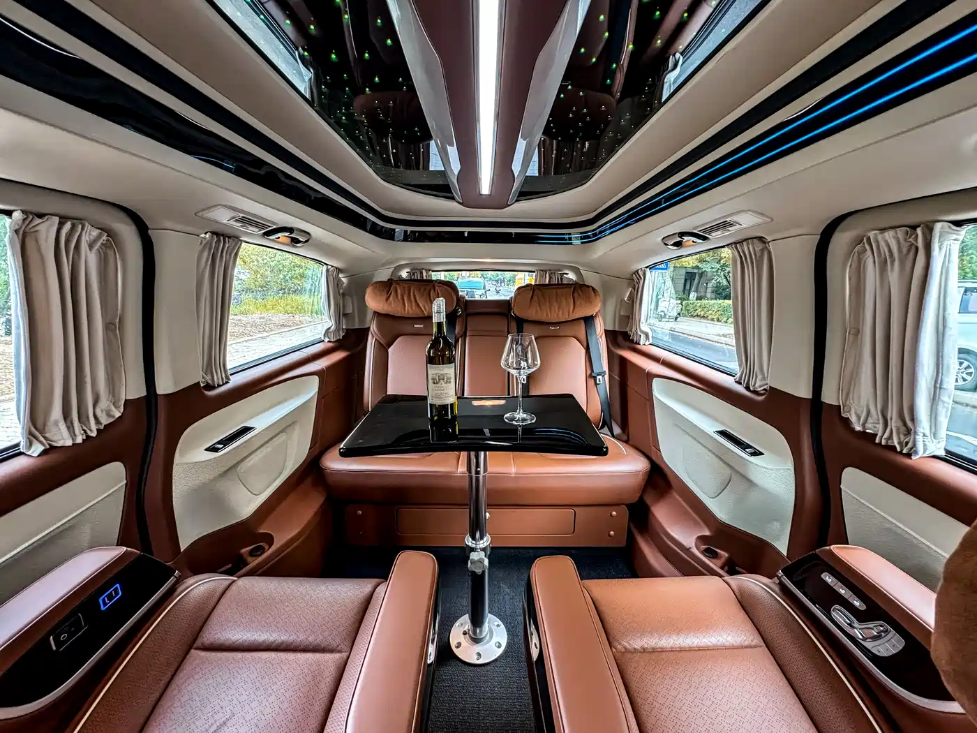 Mercedes-Benz Vito 2023 2.0T Business 7-Seater фото 30