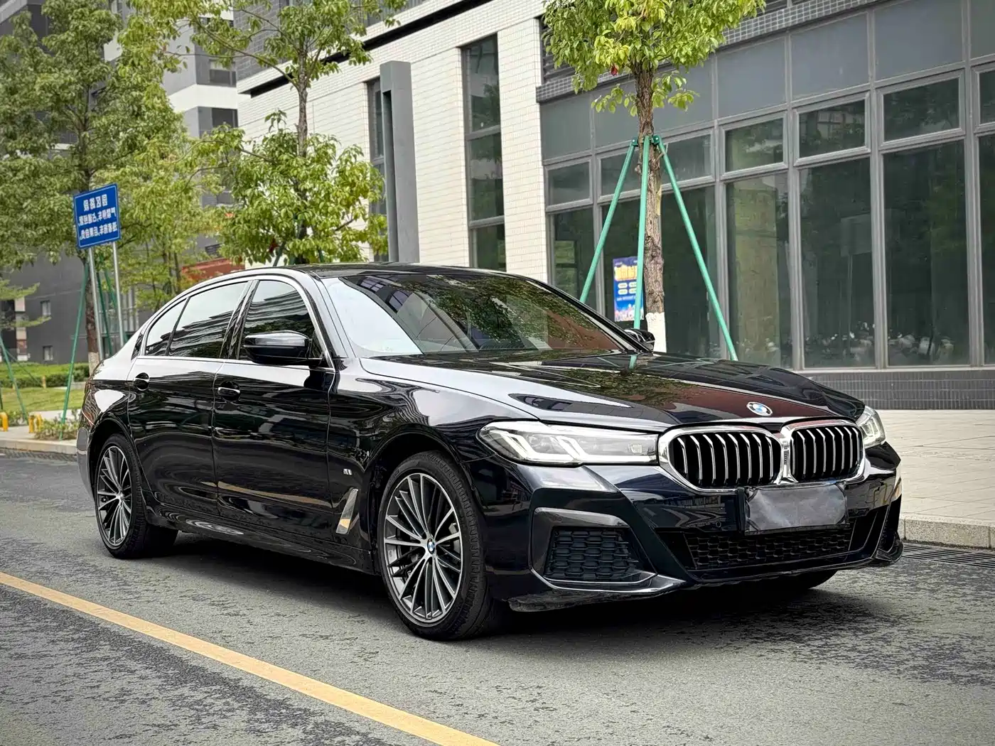BMW 5 Series 2021 530Li Leading M Sport Package фото 3