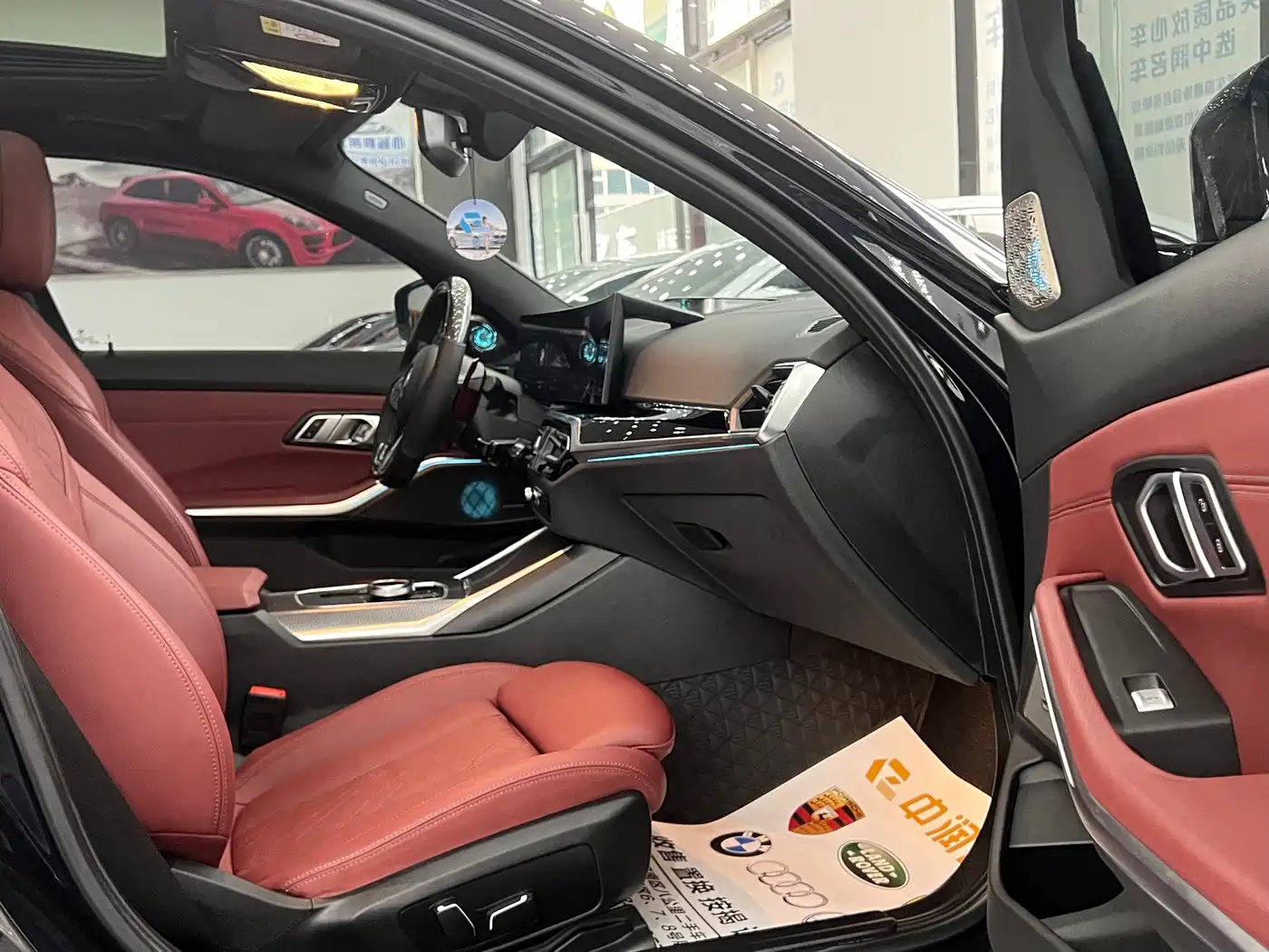 BMW 3 Series 2024 330i M Sport Shadowline Package фото 11