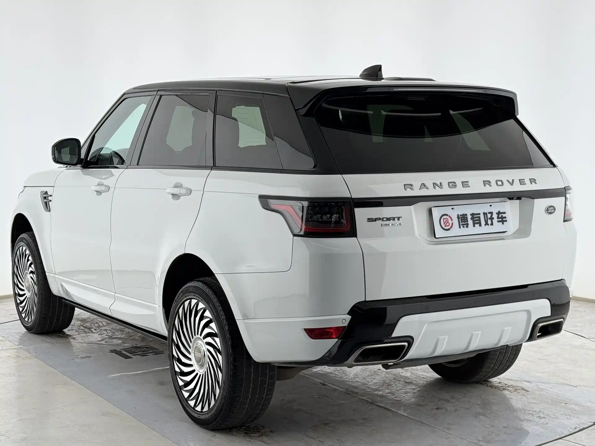 Фото 10 - Land Rover Range Rover Sport