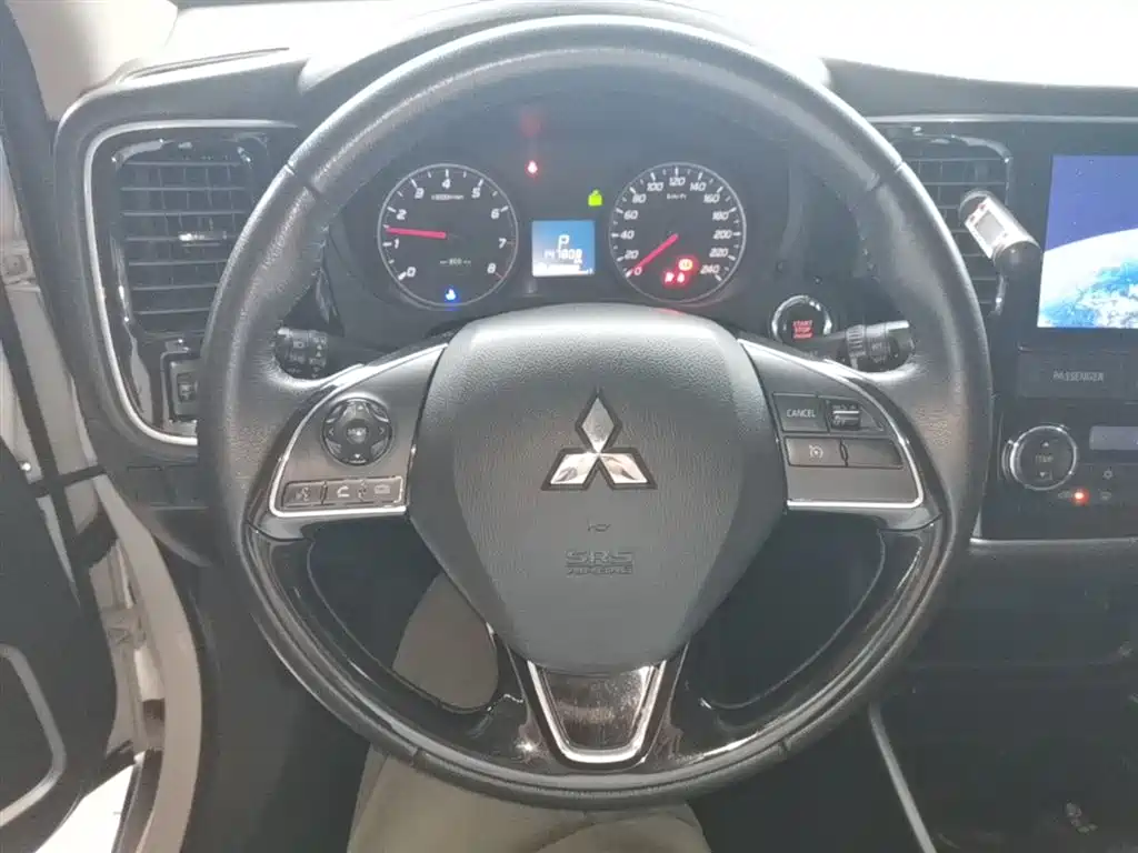 Mitsubishi Outlander 2018 2.0L 2WD Glory Edition 5-seater фото 11