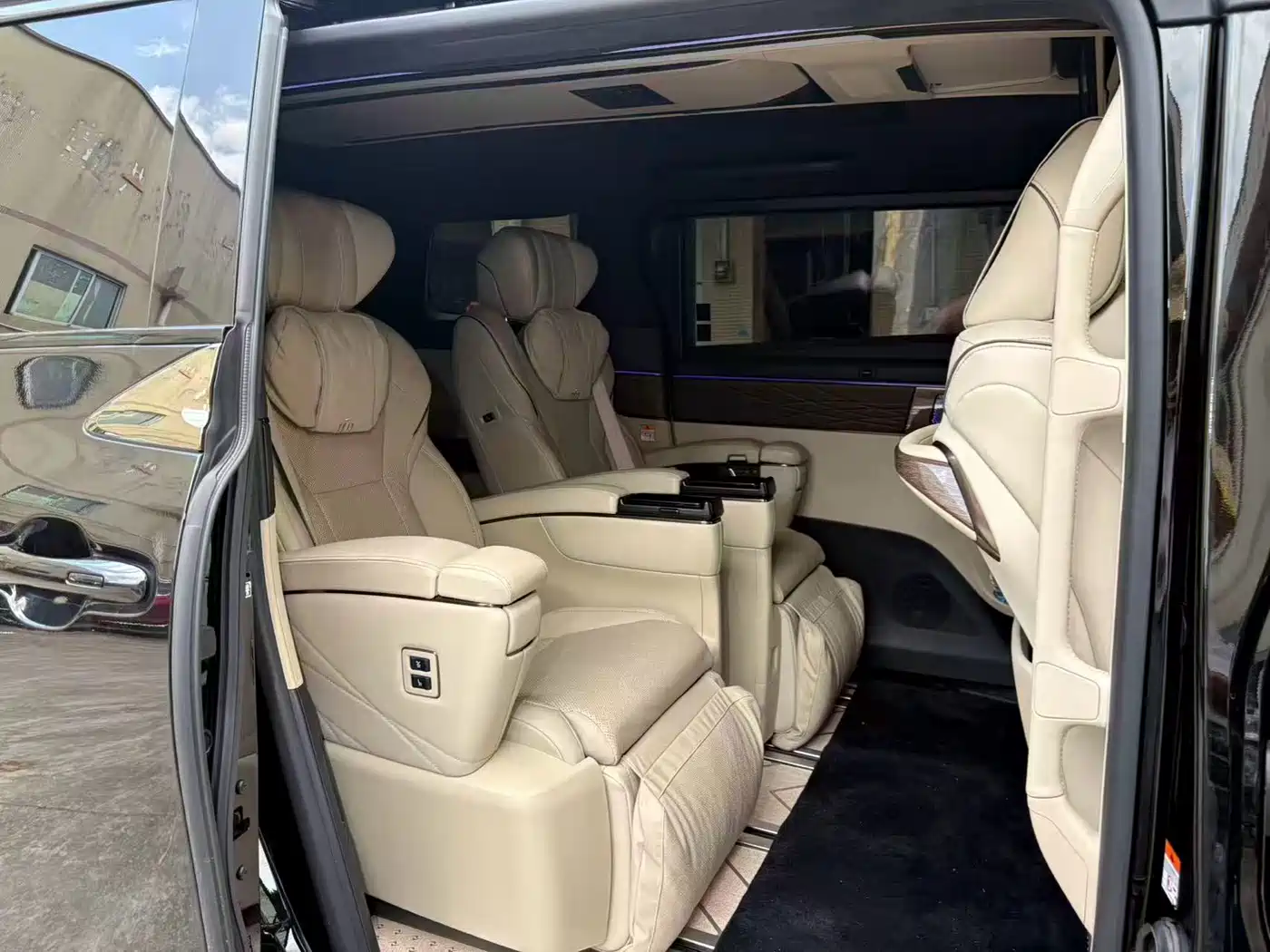Toyota Vellfire 2026 2025 Crown Hybrid 2.5L Ink Gold Edition