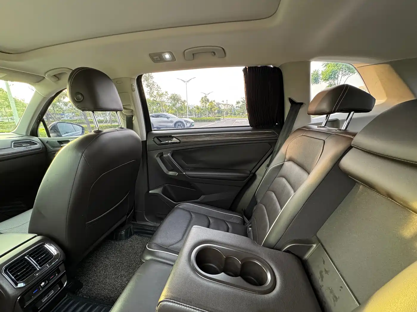 صورة 24 - Volkswagen Tiguan L